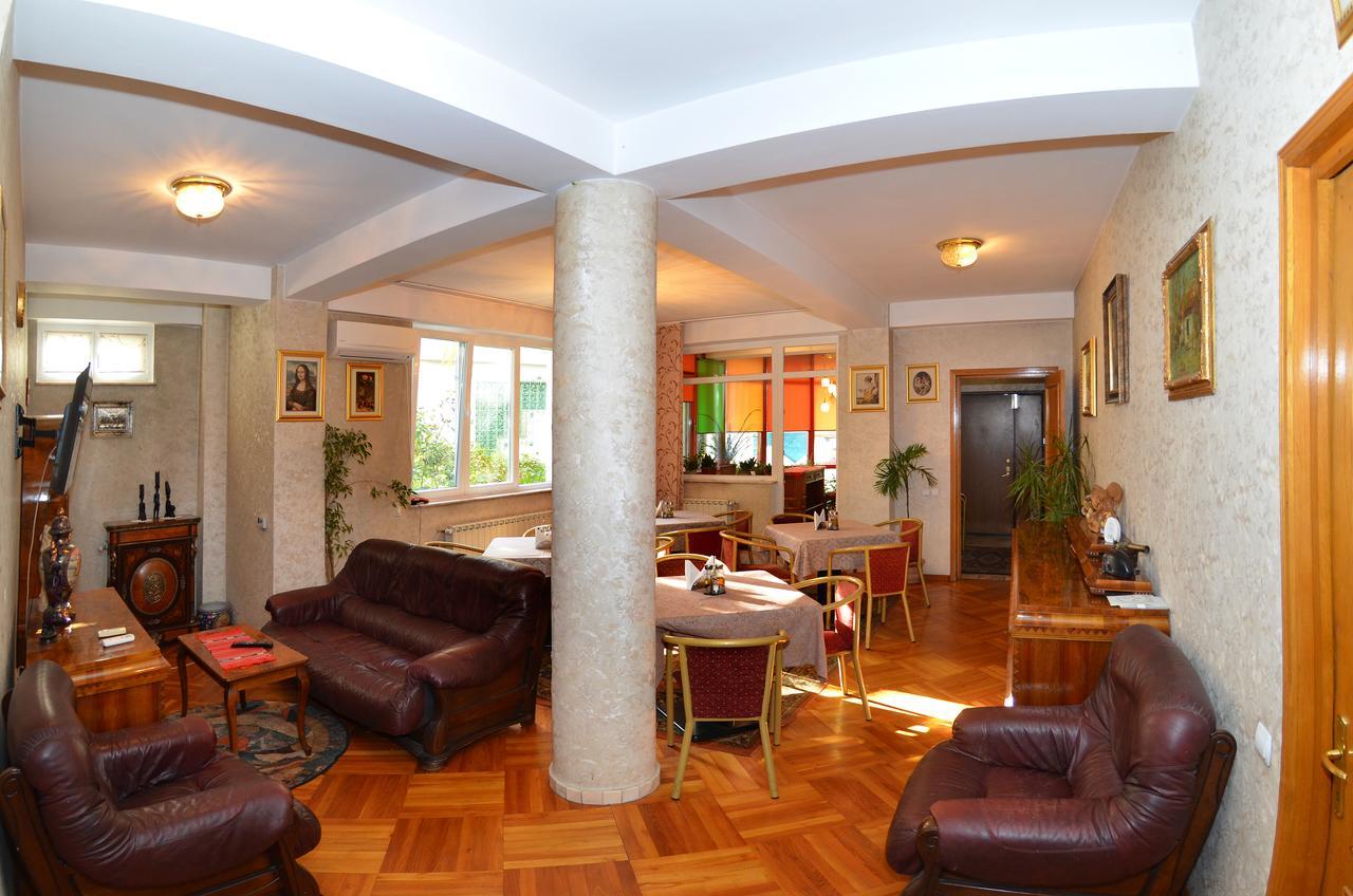 Vila A&B บูคาเรสต์ ภายนอก รูปภาพ