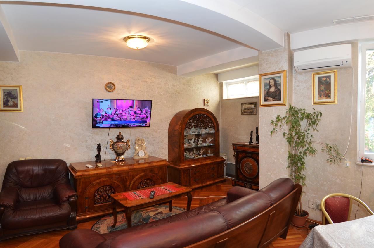 Vila A&B บูคาเรสต์ ภายนอก รูปภาพ