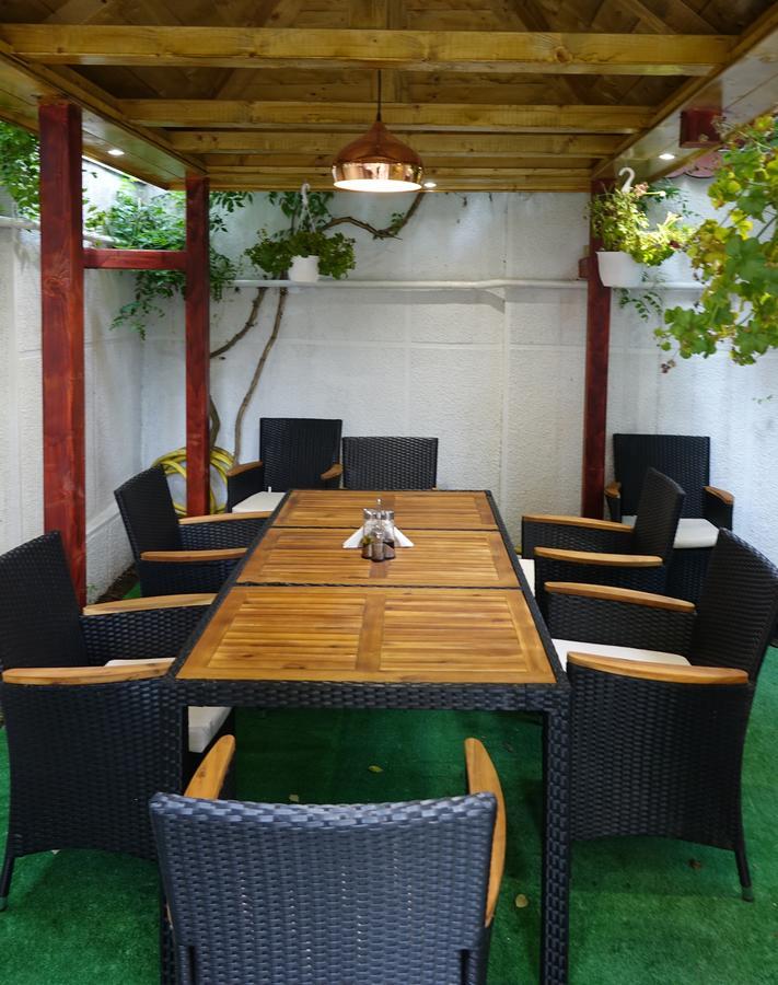 Vila A&B บูคาเรสต์ ภายนอก รูปภาพ
